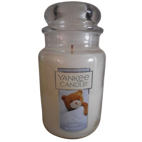 New Retired Yankee Candle Soft blanket 22 oz Large Jar - Picture 1 of 3